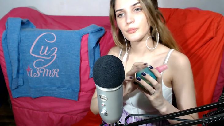 Besitos ASMR Mouth Sounds睡眠触发视频在线播放