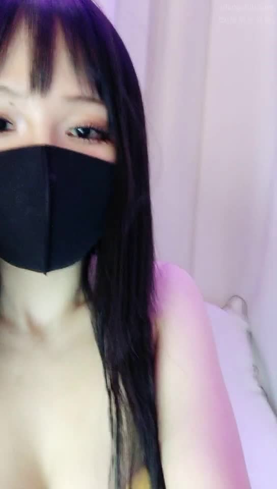 大三丝ASMR在线播放:轻语耳语+敲击音助眠视频,缓解压力放松身心