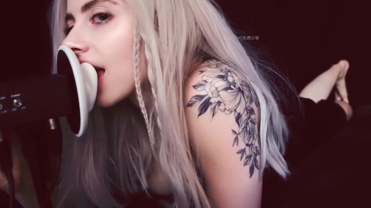 ASMRSleeping Cupcake助眠视频在线播放:耳语采耳与口腔触发音疗愈体验