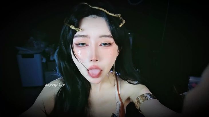 Aki秋水助眠美食ASMR视频在线播放