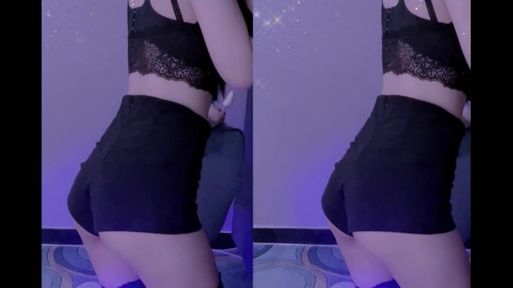 斗鱼小一ASMR舔耳视频在线播放:雪糕舔耳助眠沉浸体验