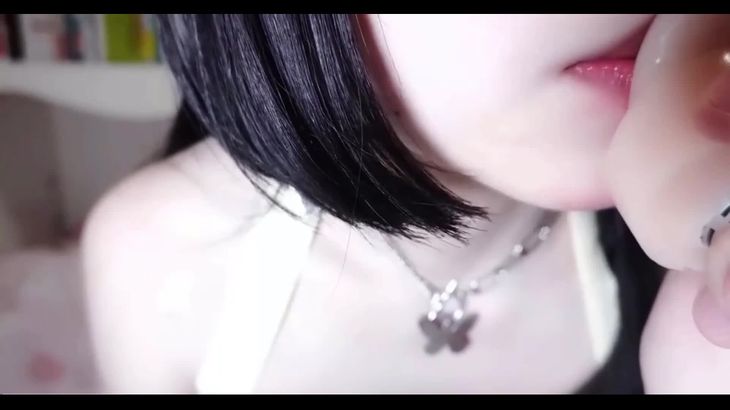 ASMR小羊喵助眠视频在线播放:温柔耳语放松身心