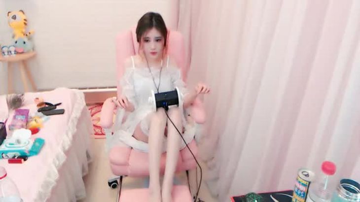 静香ASMR助眠视频在线播放:耳语按摩与沉浸式颅内高潮体验